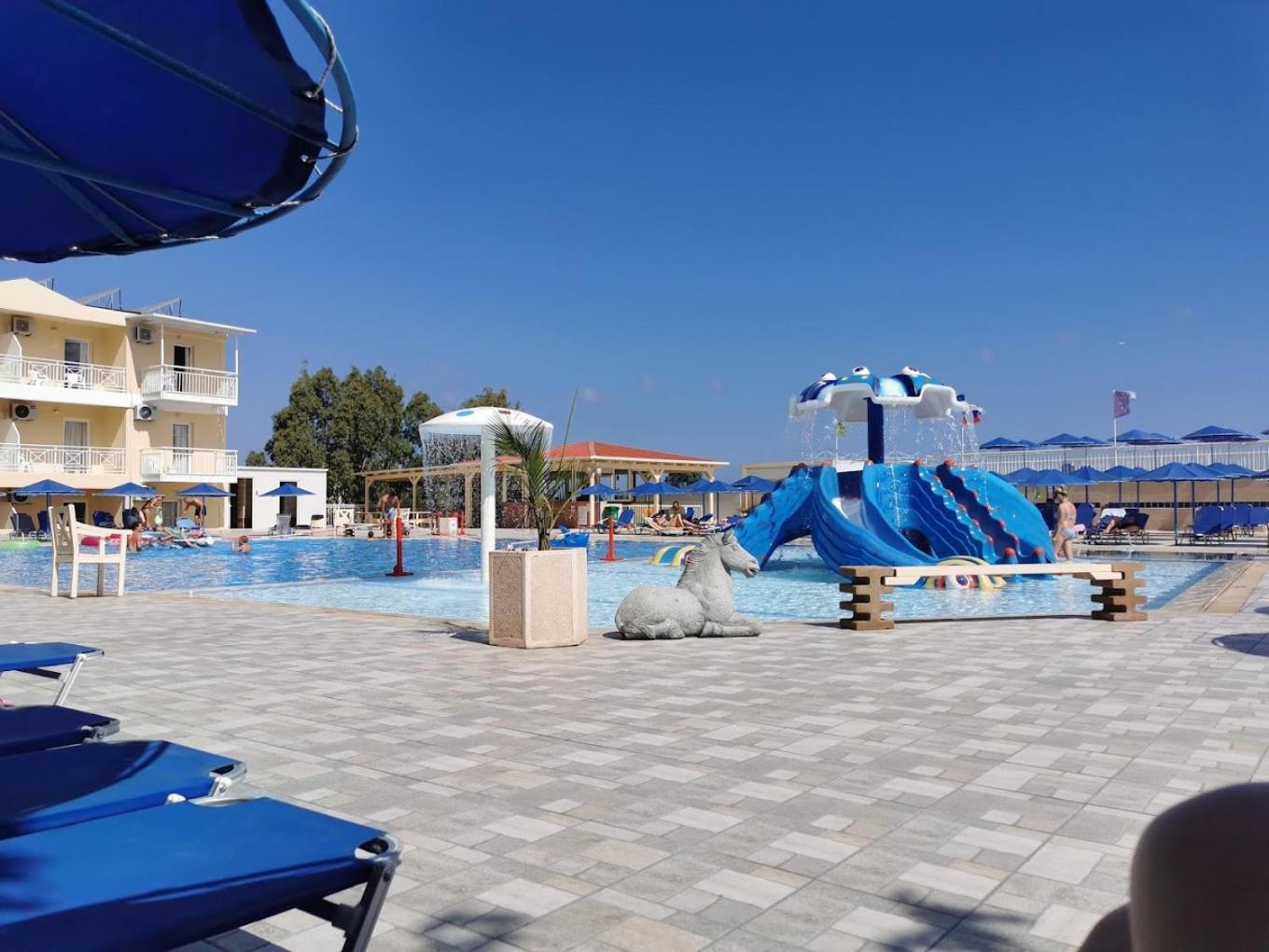 Aqua Sun Village 赫索尼索斯 外观 照片